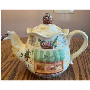 Bella Casa by Ganz “Bakery” Teapot with Lid